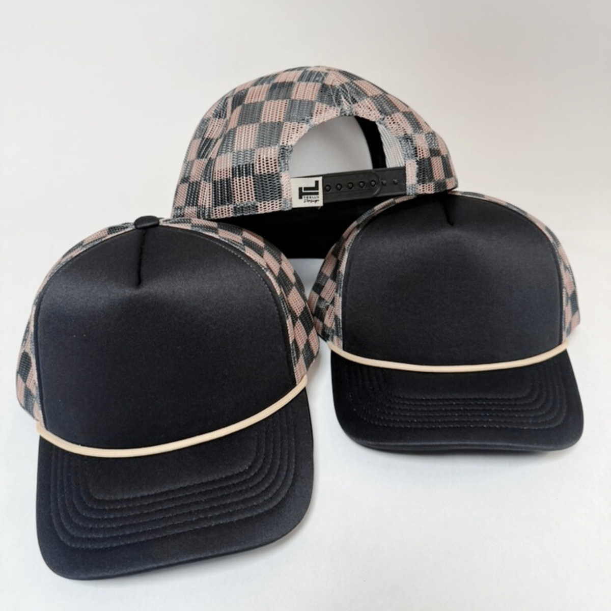 Checkered Mesh Trucker Hat – Black & Brown