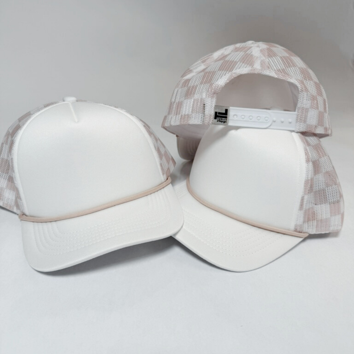 Checkered Mesh Trucker Hat – Sand & Pink
