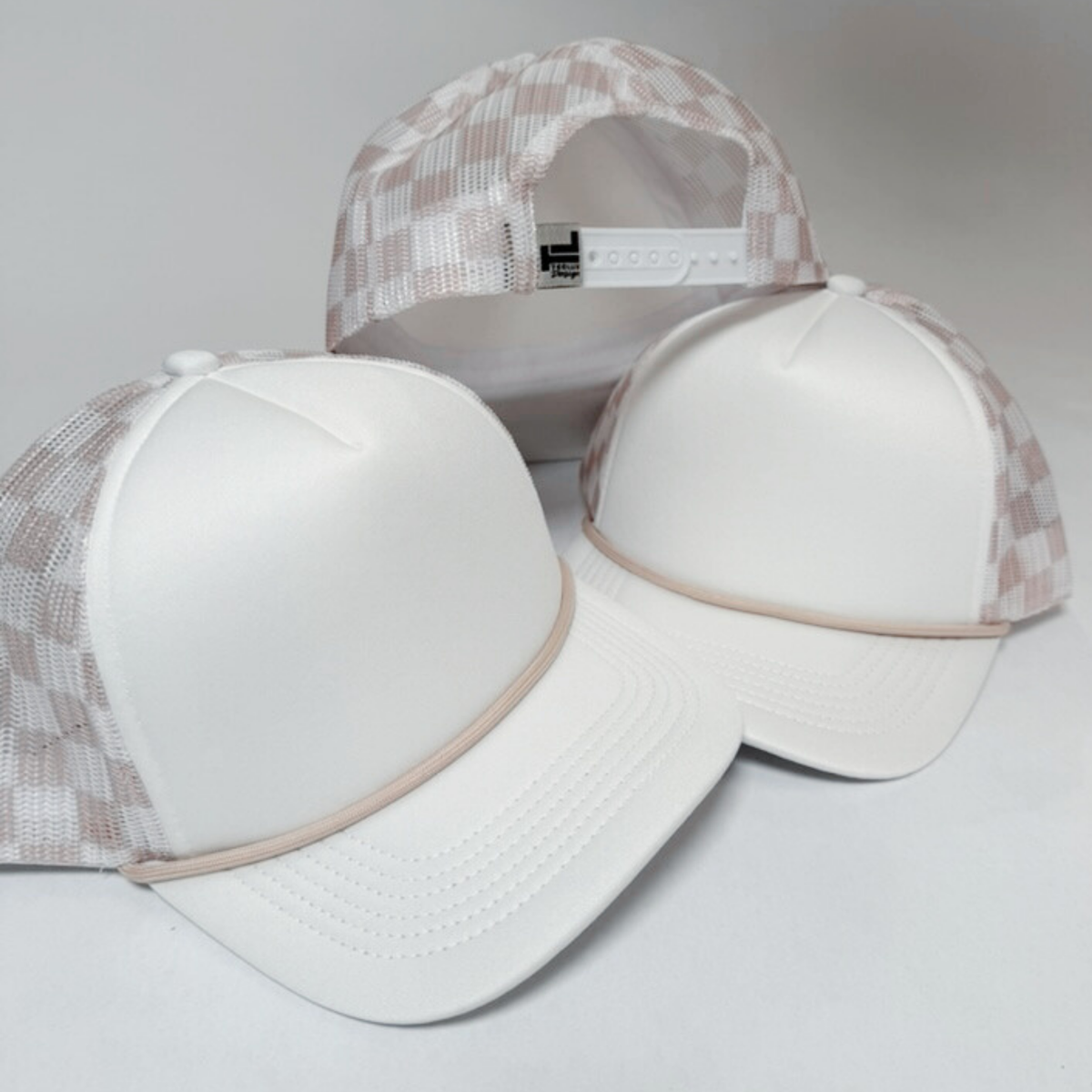 Checkered Mesh Trucker Hat – Sand & Pink