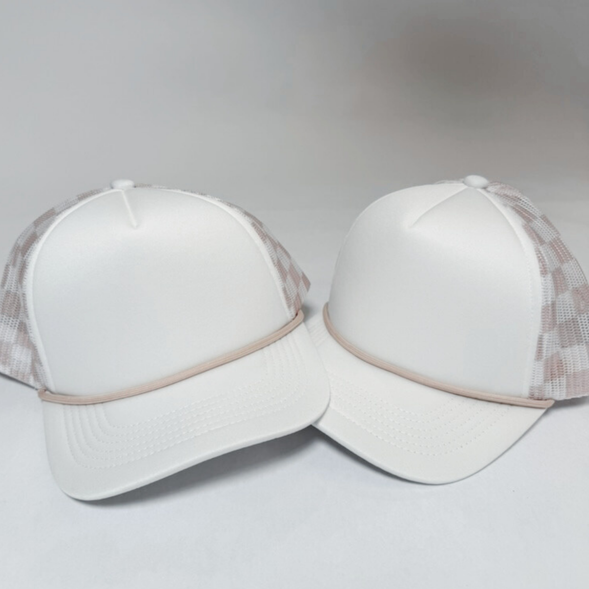 Checkered Mesh Trucker Hat – Sand & Pink